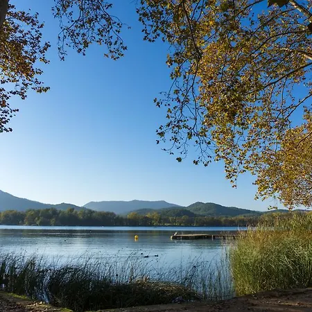 Деревянный коттедж Masia Cerca Del Lago De Banyoles Cornella de Terri