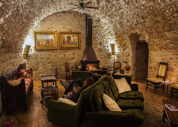 Masia Cerca Del De Banyoles *